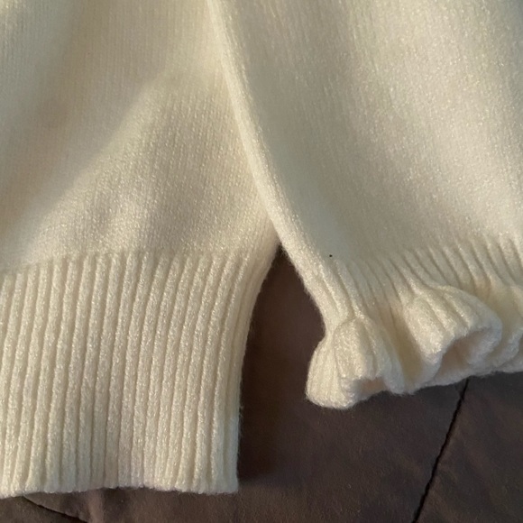 SOFT ruffle trim pull-over sweater - NEW - Picture 5 of 7